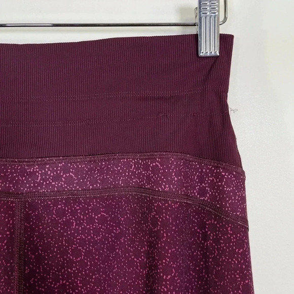 LULULEMON | SHAKE IT OUT  CROP IN STAR PIXEL RASBERRY - Picture 12 of 14